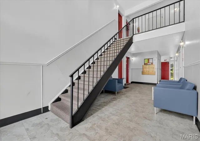 5th image of 9929 Bunker Hl Dr, St. Louis, MO 63123