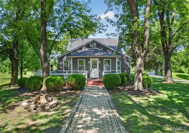 Photo 1 of Single family home for sale at 1848 Maplewood Ln, Columbia, IL 62236 | MLS# MIS26027226 | Listing updated on 2026-08-31