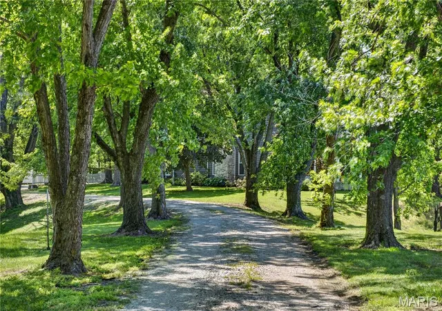 Photo 2 of Single family home for sale at 1848 Maplewood Ln, Columbia, IL 62236 | MLS# MIS26027226 | Listing updated on 2026-08-31