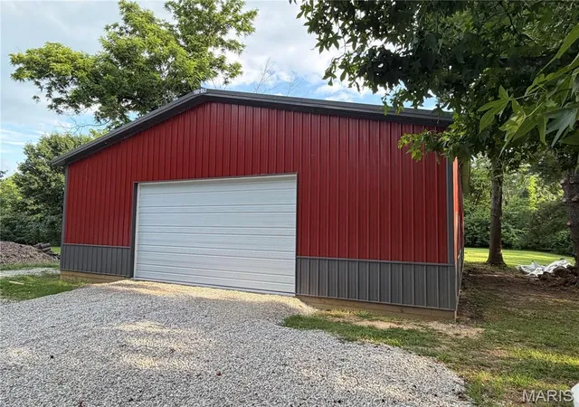 Photo 3 of Single family home for sale at 1848 Maplewood Ln, Columbia, IL 62236 | MLS# MIS26027226 | Listing updated on 2026-08-31