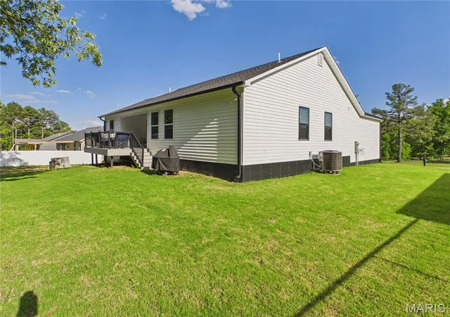 3rd image of 251 Ruth Harris Ln, Poplar Bluff, MO 63901 | MLS# MIS26027227