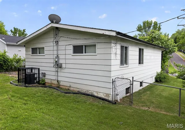 Homes for sale in Saint Louis, MO | 2587 Robley Dr, Saint Louis, MO 63136 | MLS# MIS26027262