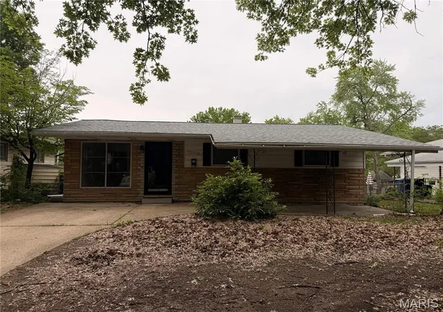 Photo 1 of Single family home for sale at 10436 Durness Dr, Saint Louis, MO 63137 | MLS# MIS26027296 | Listing updated on 2026-05-04