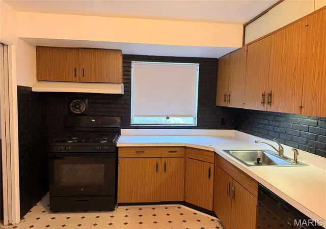 Photo 4 of Single family home for sale at 10436 Durness Dr, Saint Louis, MO 63137 | MLS# MIS26027296 | Listing updated on 2026-05-04