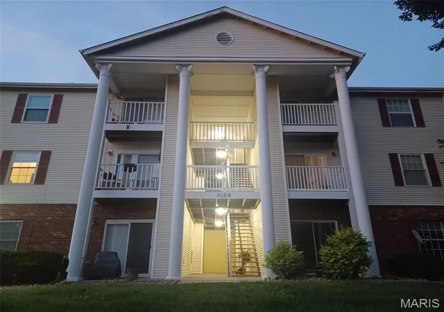 Photo 1 of Condo for sale at 3129 Edwards Pl #102, Maryland Heights, MO 63043 | MLS# MIS26027337 | Listing updated on 2026-09-20