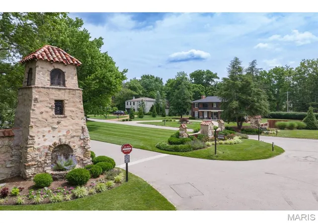 1st image of 1 The Prado, Ladue, MO 63124 | MLS# MIS26027340