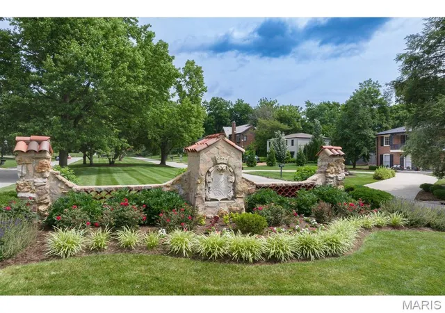 2nd image of 1 The Prado, Ladue, MO 63124 | MLS# MIS26027340
