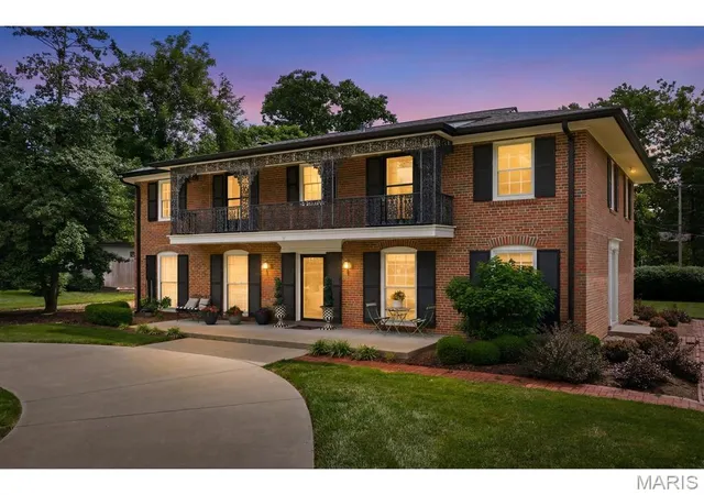 4th image of 1 The Prado, Ladue, MO 63124 | MLS# MIS26027340