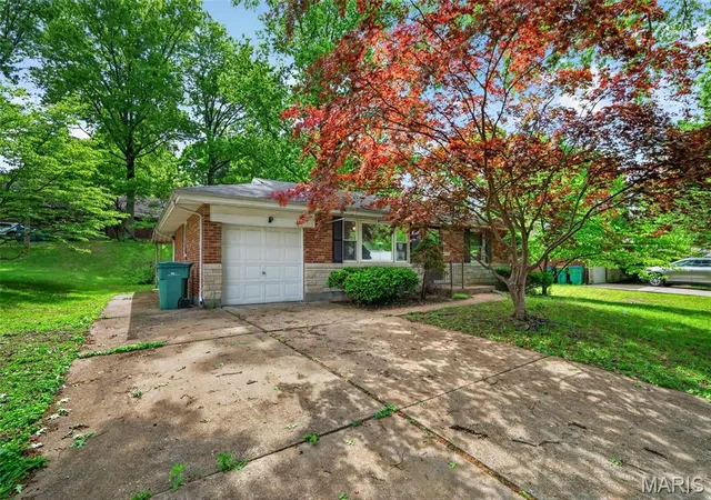 Homes for sale in Saint Louis, MO | 14 Forest Home Ct, Saint Louis, MO 63137 | MLS# MIS26027361