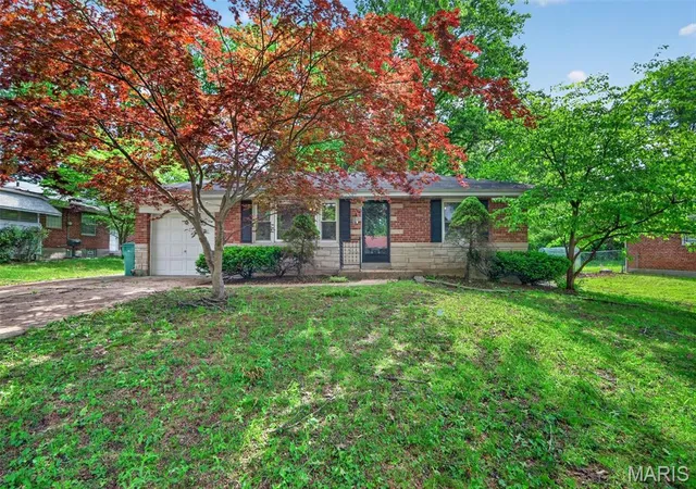 Homes for sale in Saint Louis, MO | 14 Forest Home Ct, Saint Louis, MO 63137 | MLS# MIS26027361