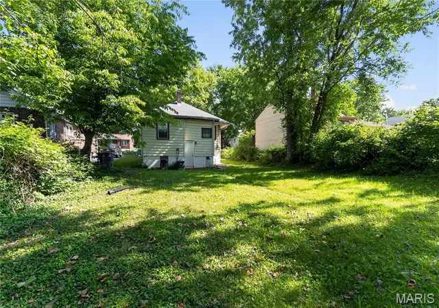Photo 3 of Single family home for sale at 8316 Garfield Ave, Saint Louis, MO 63114 | MLS# MIS26027377 | Listing updated on 2026-09-03
