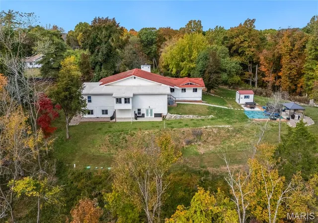 Photo 3 of Single family home for sale at 2900 Ossenfort Rd, Wildwood, MO 63038 | MLS# MIS26027399 | Listing updated on 2026-10-28