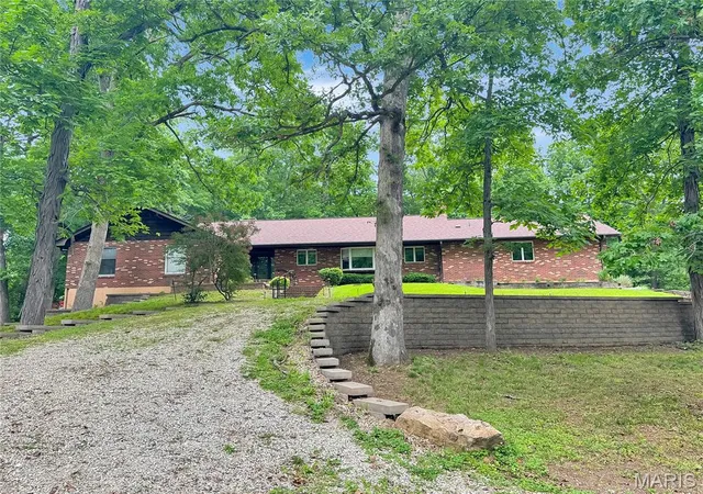 1st image of 635 E Villa Ridge Rd, Villa Ridge, MO 63089 | MLS# MIS26027437
