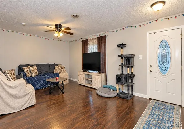 Photo 3 of Single family home for sale at 16065 Hardwood Ln, Saint Robert, MO 65584 | MLS# MIS26027466 | Listing updated on 2026-09-26