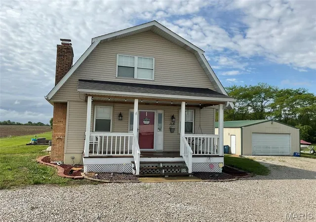 Homes for sale in Pocahontas, IL | 304 State Ave, Pocahontas, IL 62275 | MLS# MIS26027471