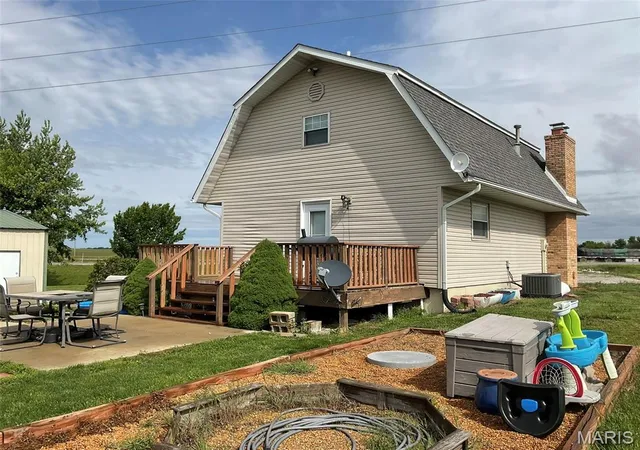 Homes for sale in Pocahontas, IL | 304 State Ave, Pocahontas, IL 62275 | MLS# MIS26027471