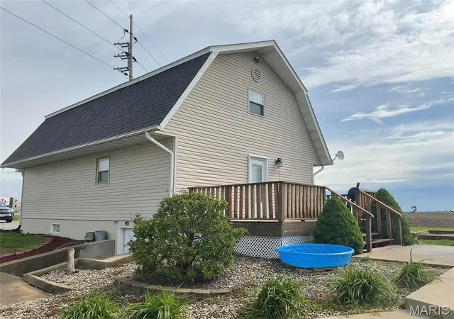 Homes for sale in Pocahontas, IL | 304 State Ave, Pocahontas, IL 62275 | MLS# MIS26027471