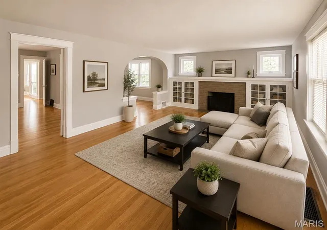 Photo 5 of Sale Pending at 1807 Princeton Pl, Saint Louis, MO 63117 | MLS# MIS26027541 | Listing updated on 2026-09-04