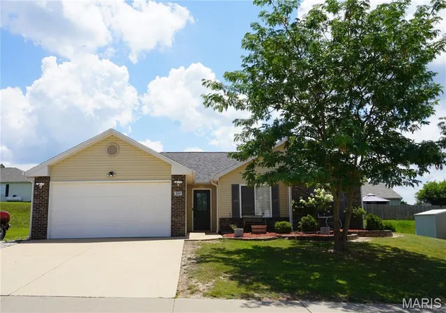 Homes for sale in Waynesville, MO | 220 Settlers Pass, Waynesville, MO 65583 | MLS# MIS26027545