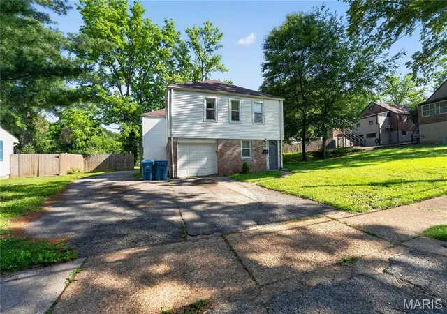 Photo 1 of Single family home for sale at 615 Derinda Ave, Saint Louis, MO 63135 | MLS# MIS26027560 | Listing updated on 2026-09-03