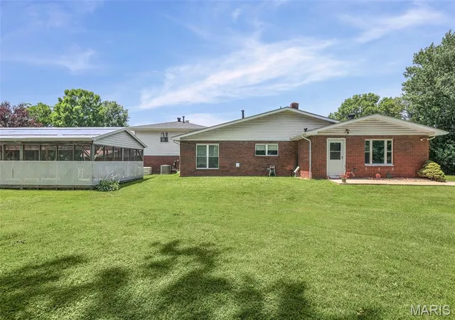 Homes for sale in Collinsville, IL | 200 Rosemary Dr, Collinsville, IL 62234 | MLS# MIS26027606
