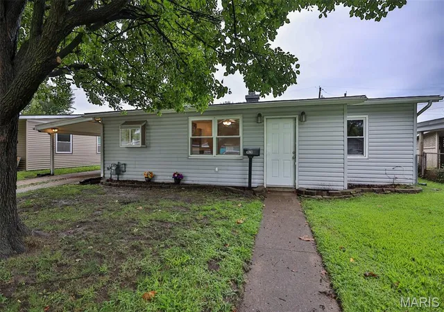 Photo 1 of Sale Pending at 3028 Dale Ave, Granite City, IL 62040 | MLS# MIS26027611 | Listing updated on 2026-08-24