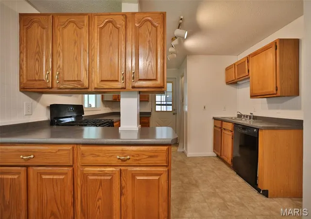 Photo 4 of Sale Pending at 3028 Dale Ave, Granite City, IL 62040 | MLS# MIS26027611 | Listing updated on 2026-08-24