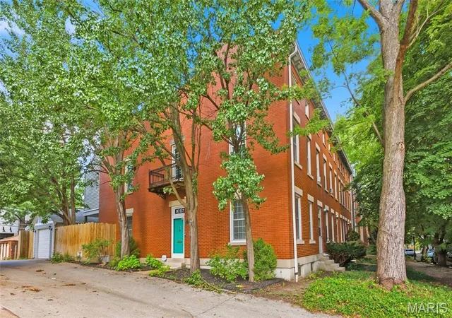 Photo 1 of Sale Pending at 937 Rutger St, Saint Louis, MO 63104 | MLS# MIS26027669 | Listing updated on 2026-10-01