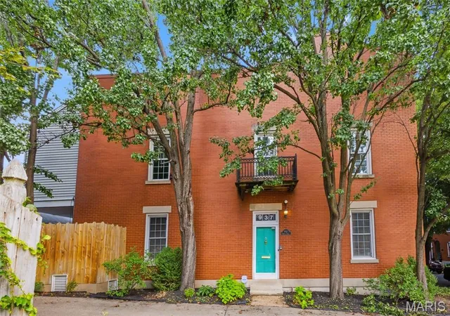 Photo 2 of Sale Pending at 937 Rutger St, Saint Louis, MO 63104 | MLS# MIS26027669 | Listing updated on 2026-10-01
