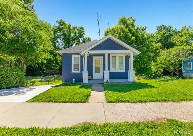 Photo 1 of Single family home for sale at 2013 State St, Alton, IL 62002 | MLS# MIS26027683 | Listing updated on 2026-09-12