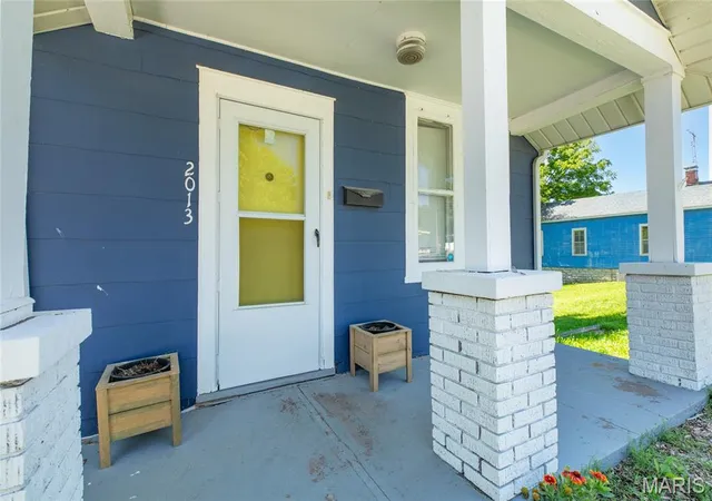 Photo 2 of Single family home for sale at 2013 State St, Alton, IL 62002 | MLS# MIS26027683 | Listing updated on 2026-09-12