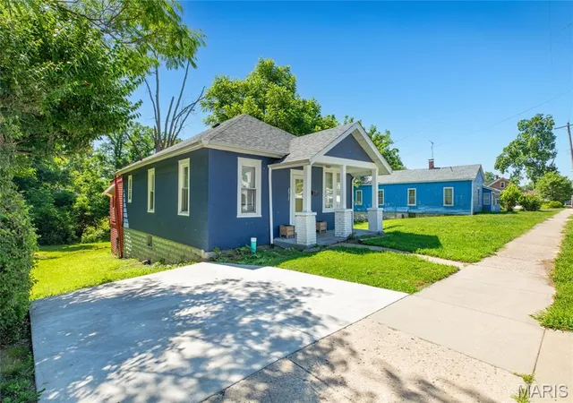 Photo 3 of Single family home for sale at 2013 State St, Alton, IL 62002 | MLS# MIS26027683 | Listing updated on 2026-09-12
