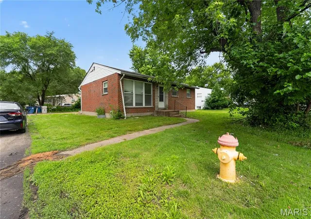 Photo 3 of Single family home for sale at 11617 Larimore Rd, Saint Louis, MO 63138 | MLS# MIS26027702 | Listing updated on 2026-09-30