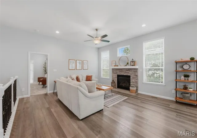 4th image of 411 Knothole Ln, Wentzville, MO 63385 | MLS# MIS26027706