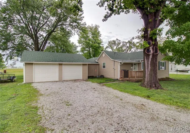 Homes for sale in Medora, IL | 313 E Charles St, Medora, IL 62063 | MLS# MIS26027707