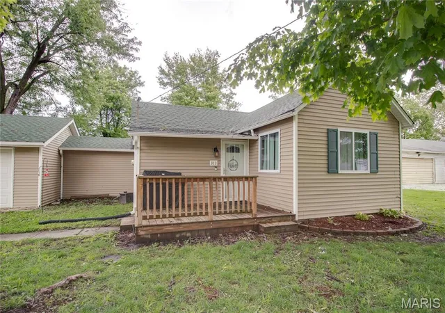 Homes for sale in Medora, IL | 313 E Charles St, Medora, IL 62063 | MLS# MIS26027707