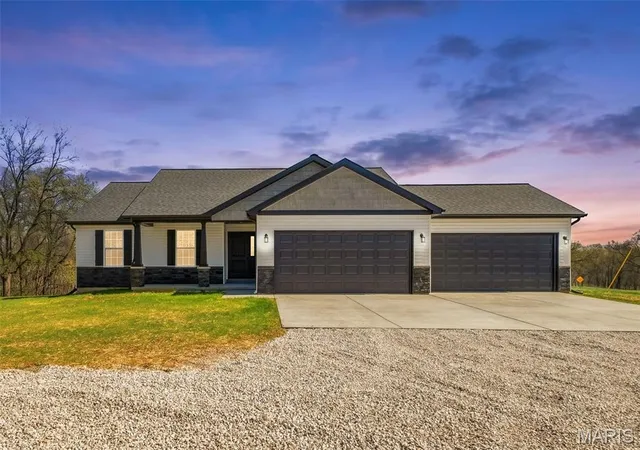Homes for sale in Bowling Green, MO | 17620 Hwy F, Bowling Green, MO 63334 | MLS# MIS26027708