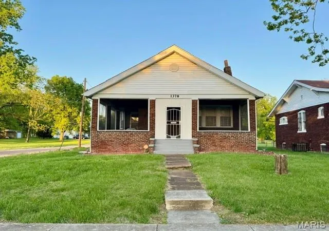 Homes for sale in East Saint Louis, IL | 1378 N Park Dr, East Saint Louis, IL 62204 | MLS# MIS26027712