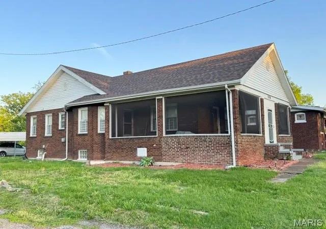 Homes for sale in East Saint Louis, IL | 1378 N Park Dr, East Saint Louis, IL 62204 | MLS# MIS26027712