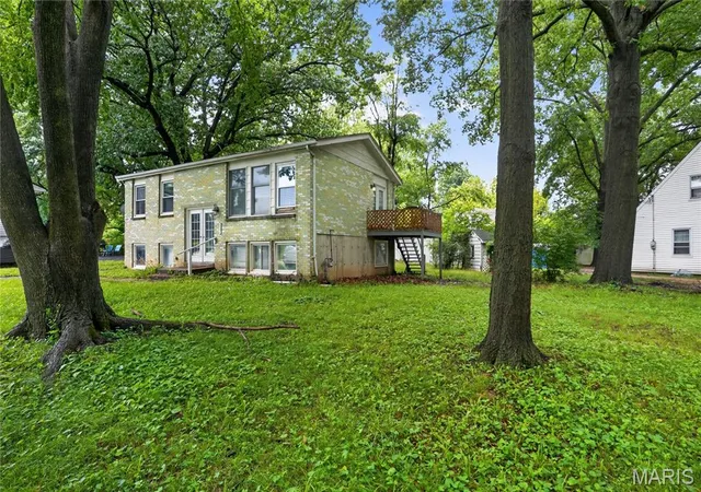 Photo 4 of Sale Pending at 715 Valencia Ave, St Louis, MO 63138 | MLS# MIS26027744 | Listing updated on 2026-10-15