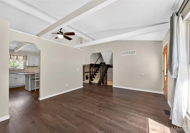 5th image of 4 Red Oaks Dr, St Peters, MO 63376 | MLS# MIS26027779
