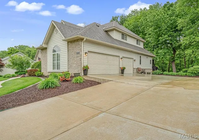 4th image of 433 Westchester, Glen Carbon, IL 62034 | MLS# MIS26027782