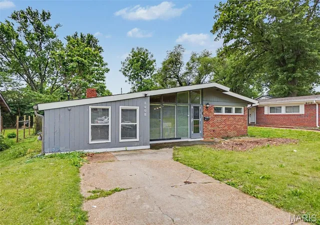 Photo 1 of Single family home for sale at 8408 Chalons Ct, Saint Louis, MO 63134 | MLS# MIS26027872 | Listing updated on 2026-09-21