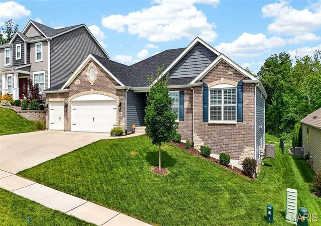 4th image of 523 Cliff Brook Dr, O Fallon, MO 63366 | MLS# MIS26027884
