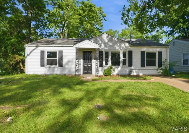 Photo 1 of Sale Pending at 9801 Lorna Ln, Saint Louis, MO 63136 | MLS# MIS26027897 | Listing updated on 2026-10-21