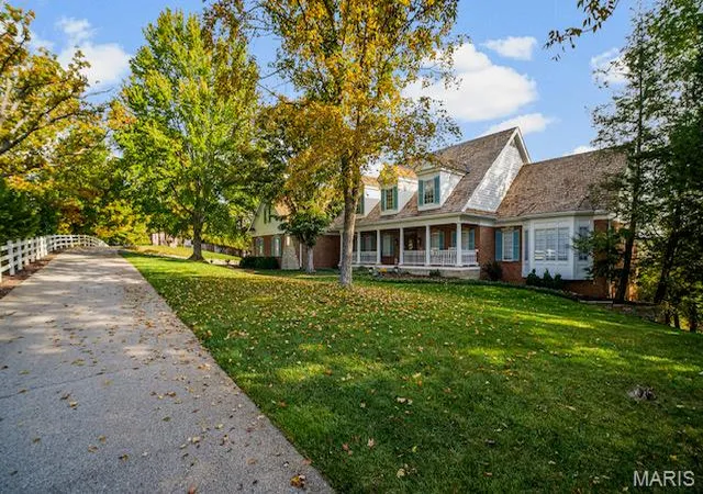 3rd image of 237 Saint Andrews Dr, Saint Albans, MO 63073 | MLS# MIS26027938