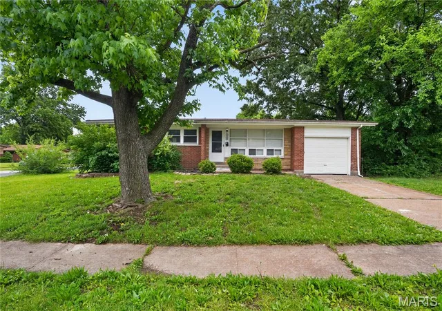 Homes for sale in Saint Louis, MO | 1500 Highmont Dr, Saint Louis, MO 63136 | MLS# MIS26027988