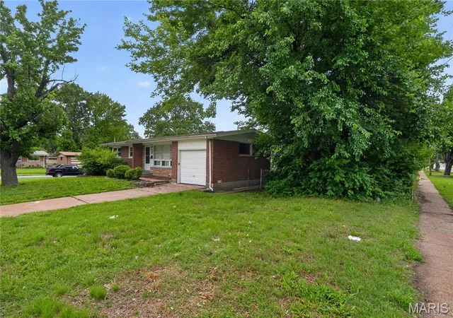 Homes for sale in Saint Louis, MO | 1500 Highmont Dr, Saint Louis, MO 63136 | MLS# MIS26027988