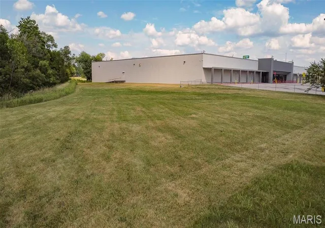 2nd image of 1505 Camp Jackson Rd, East Saint Louis, IL 62206 | MLS# MIS26028009