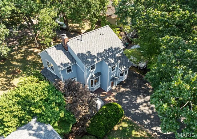 Photo 2 of Sale Pending at 8436 Big Bnd Blvd, Saint Louis, MO 63119 | MLS# MIS26028025 | Listing updated on 2026-09-13